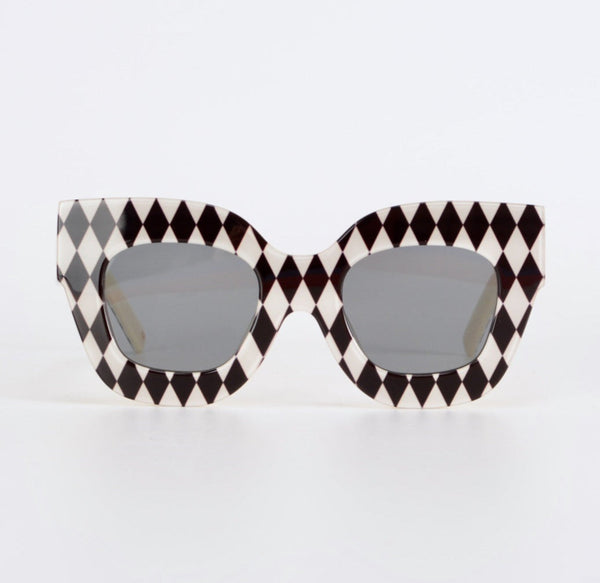 Sunglasses by Maryam Keyhani: Bevelled black and off-white color display picture 3